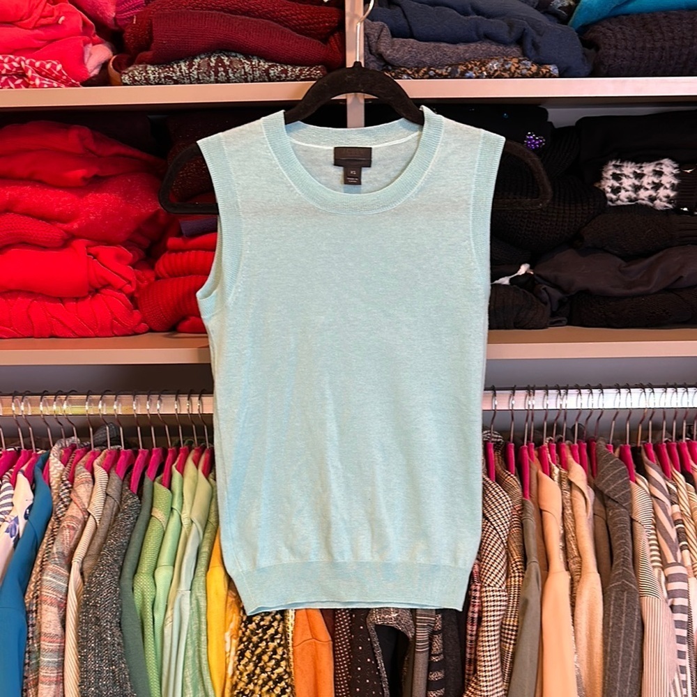 J Crew 100% cashmere blue sleeveless crew neck top size XS